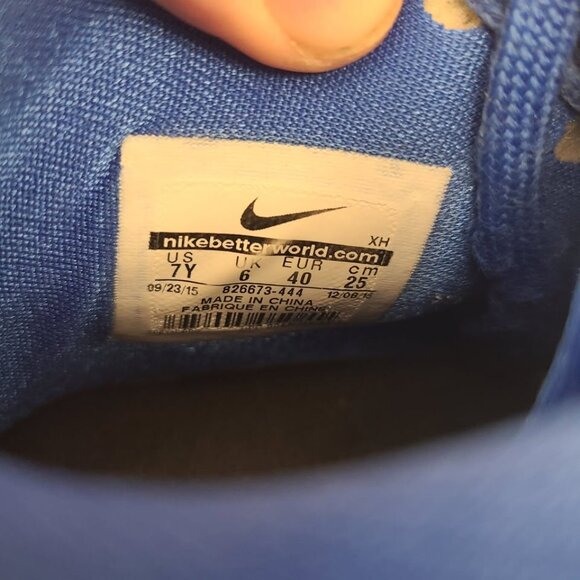 Nike Kyrie 2 Brotherhood Size 7 Youth or 8.5 Woman's - Picture 7 of 8